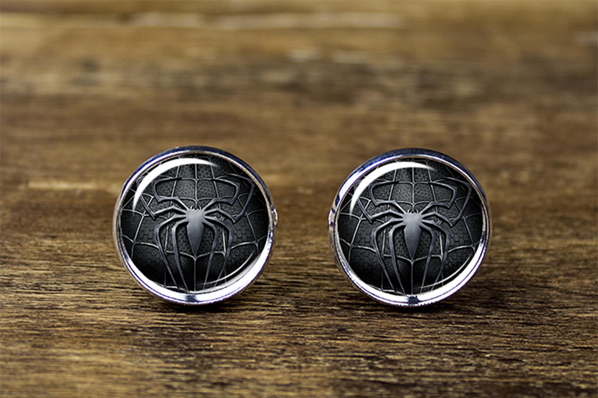 Fermacravatta E Polsini Marvel Avengers – Spiderman E Veleno In Argento