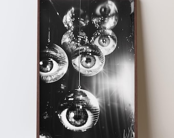 Stampa artistica con palla da discoteca con occhio: decorazione gotica Dark Academia