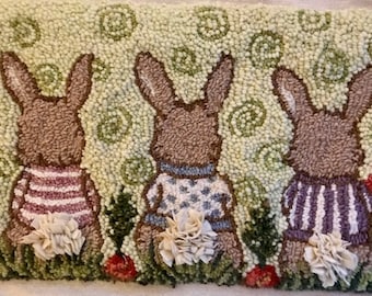 Rug Hooking Pattern, ‘Garden Thief’ PAPER PATTERN, Gridded Tracing Fabric Pattern, Primitive Rug Hooking, Punch Needle, Rabbit, Bunny
