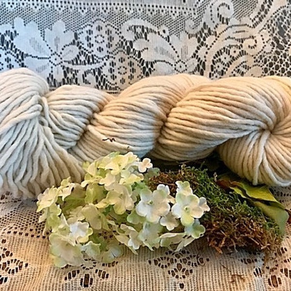 Emily's Lace: Hand dyed single ply yarn, wool and alpaca.  Great for rug hooking, knitting, and punch needle, rug yarn
