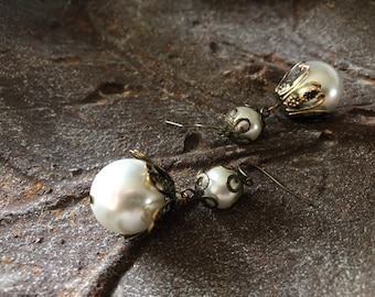 Statement earrings. Ivory glass pearl earrings. Victorian vintage style. Large pearl earrings. Creamy white jewelry set option