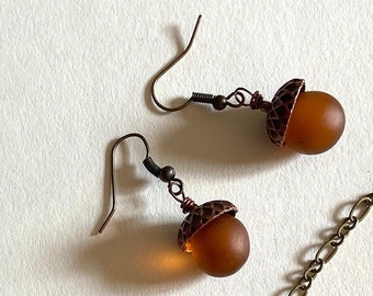 Handmade oak acorn earrings. Small dangle earrings. Earthy, autumn color. Unique fall jewelry. Woman's birthday gift for mother nature lover