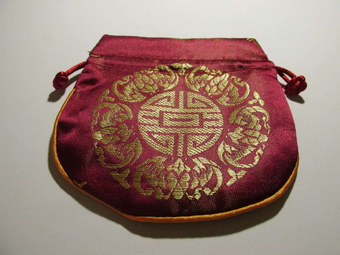 pull string pouch