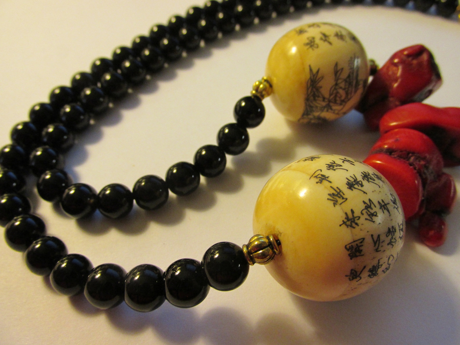 Chinese Etched Wood Bead of Monk with SutrasRed CoralBlack Etsy