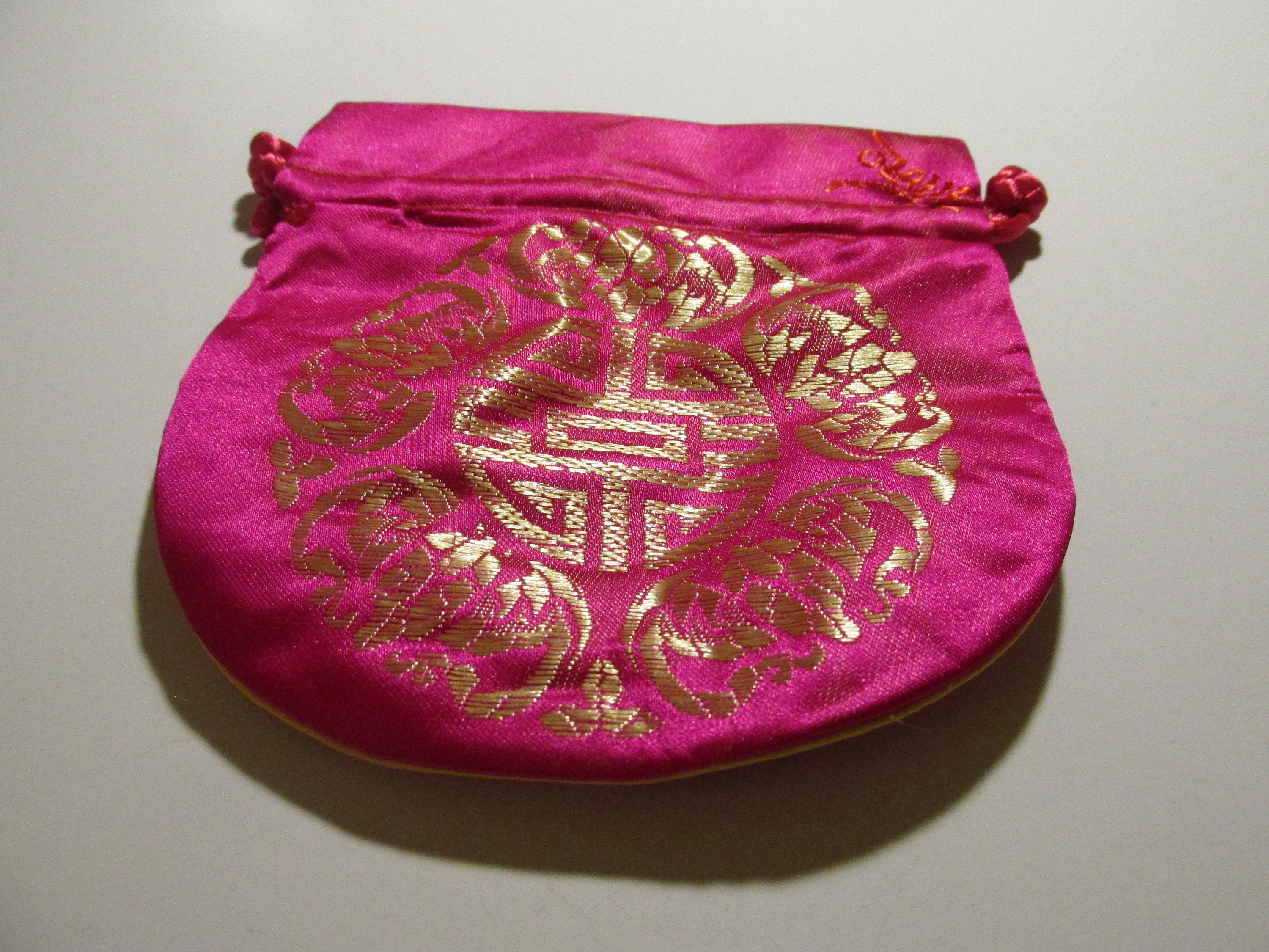 pull string pouch
