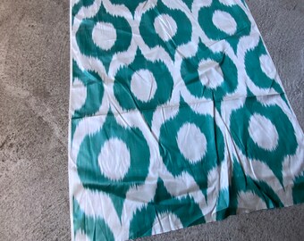 Green Ogee Silk Ikat Fabric: Wide Handwoven Uzbek Art