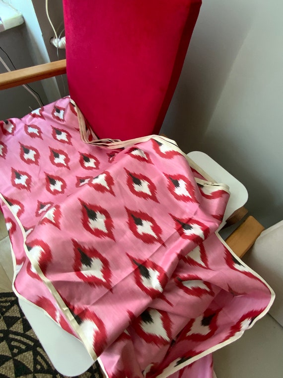 Pink Eye Drops Design Silk Ikat Fabric: Handwoven Uzbek Textile
