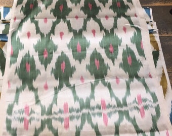 Pastel Colors soie fabriquée à la main en tissu ikat | Tissu de soie plus large ouzbek tissé à la main, peint à la main - SKU 22S018