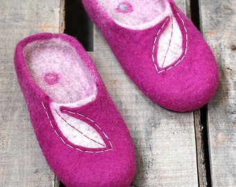 Hand felted wool slippers for woman, magenta, purple, personalized wool shoes, felt clogs, flat shoes, slippers,eco  felting