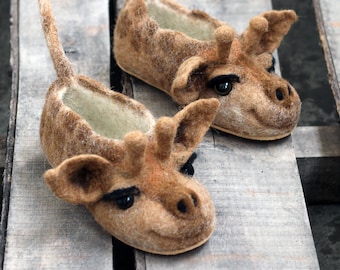 Woman giraffe slippers, african animals, custom slippers, handmade eco wool flat shoes, natural, felting, giraffe shoes, gift for girl funny