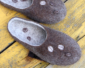 Custom men's felted slippers, handmade coffee beans, personalized, wool shoes, felt, flat, shoes, felting, for men, eco wool, gift for him