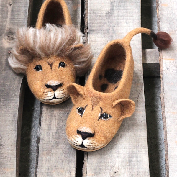 Lion and lioness slippers, king of animals, custom handmade felt wool flat shoes, natural home, felting, felted, gift, african wild