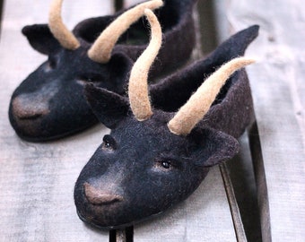 Black Goat premium slippers, farm animals, custom handmade felt wool flat shoes, natural, home, felting, felted, gift, Hausziege, Capra