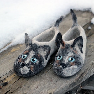 Marble siamese cat wool felted slippers