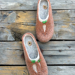 Vegan Carrot wool felted slippers, personalized, custom wool shoes, felt, flat, comfortable shoes, slippers, felting, vegetarian, vegetables image 5