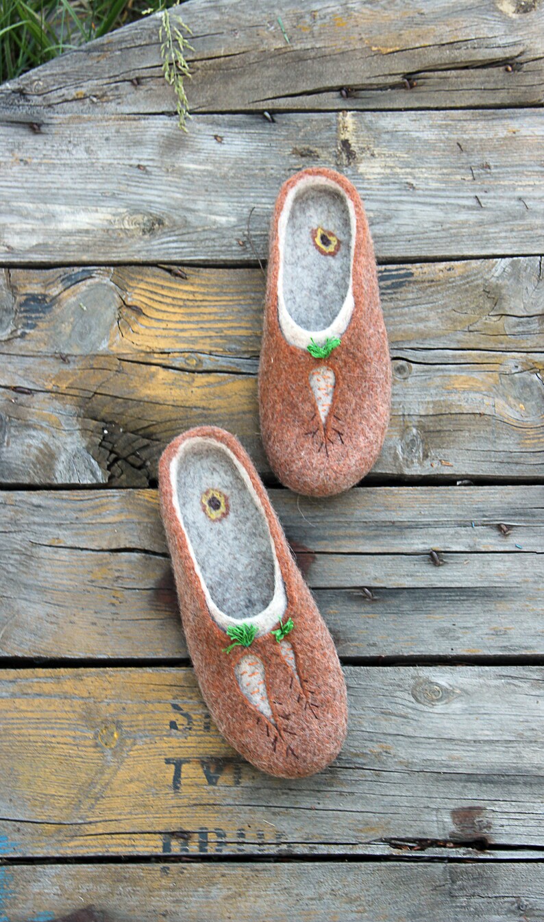 Vegan Carrot wool felted slippers, personalized, custom wool shoes, felt, flat, comfortable shoes, slippers, felting, vegetarian, vegetables image 5