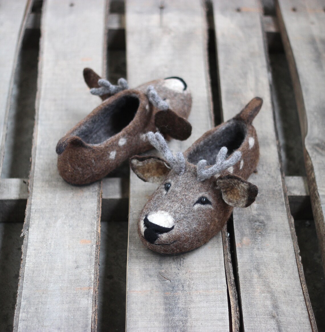 deer stags slippers