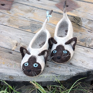 Siamese cats slippers, Himalayan cats, mink, Tonkinese, Burmese cat toy, animals, custom size, felted shoes, wool, cats, flat slippers, gift imagen 1