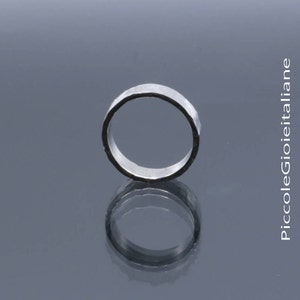 Anello A Fascia In Argento Sterling Martellato: Vestibilità Comoda Fatta A Mano, Anello Per Il Pollice Da 10 Mm - Italia - 9