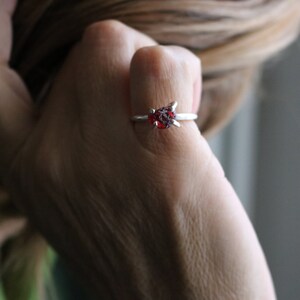 Anello Uomo In Argento 925 Con Granato Essonite Naturale 3 Carati - Fatto A Mano, Pietra Zodiacale Gennaio, Guarigione Chakra