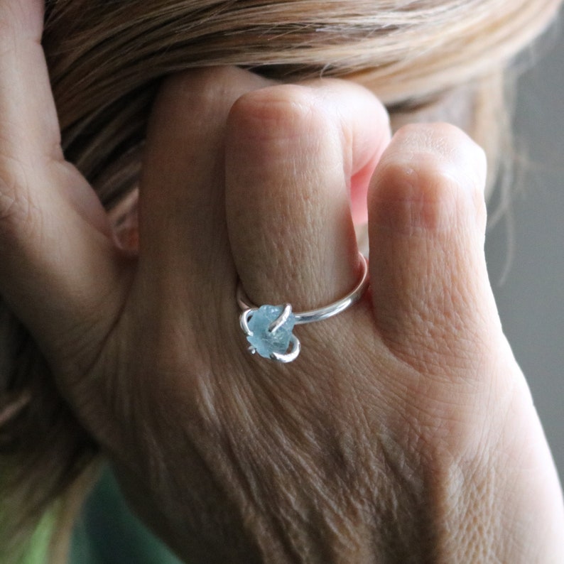 Hard Stone Ring Raw Stone Ring Minimal Ring Aquamarine ring and silver 925 Craft Ring Raw Aquamarine Ring