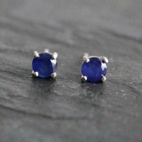 Orecchini zaffiro naturale, Orecchini argento 925, Orecchini lobo, Orecchini punto luce, Orecchini blu,  Orecchini artigianali