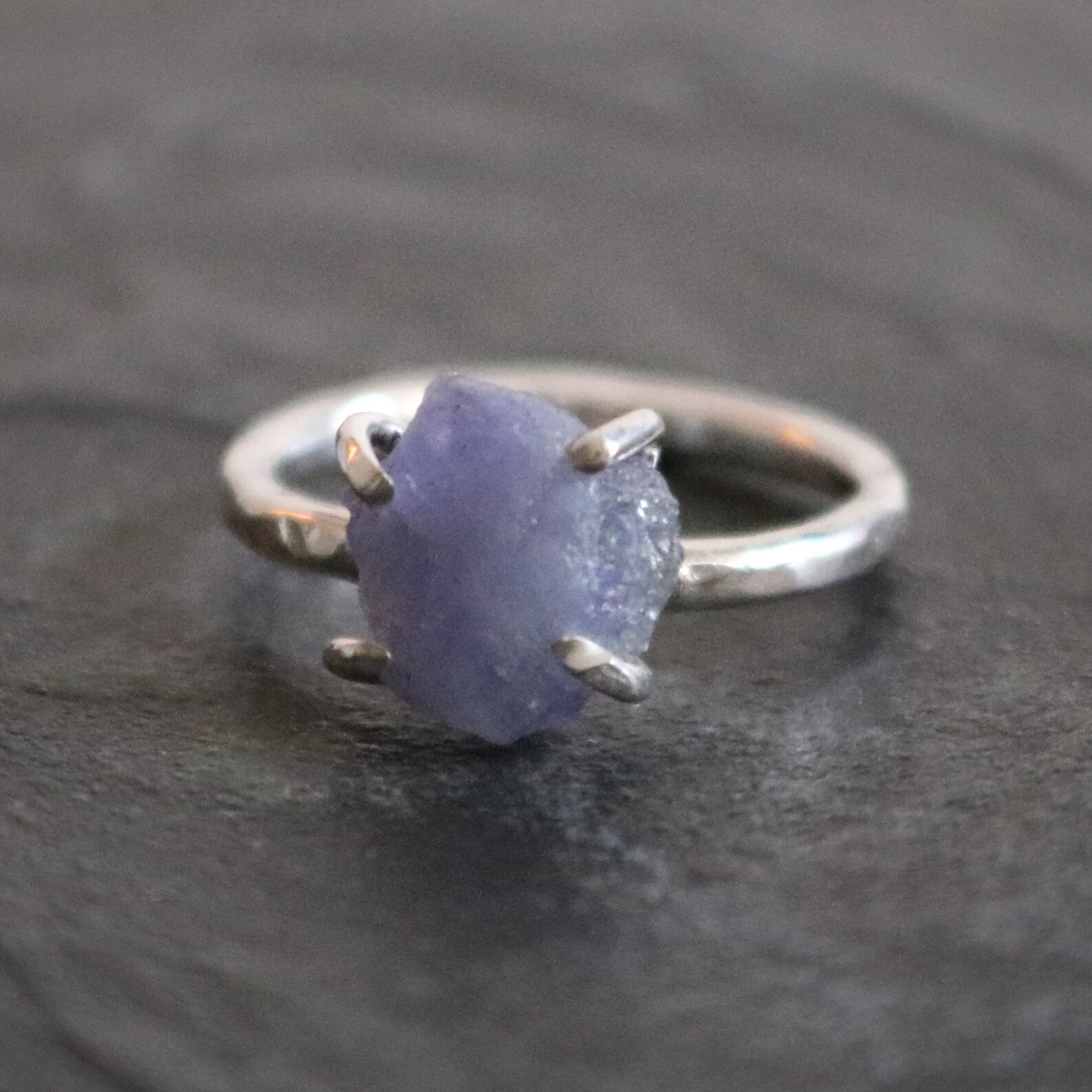 Orecchini lunghi 3 cm con tanzanite naturale non riscaldata in argento sterling 925 placcato oro rosa - Italia