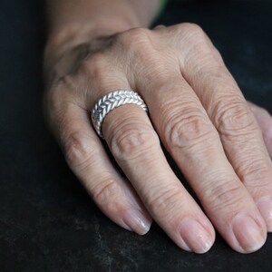Milacolato Anello Argento 925 per Donna Ragazza Anelli Pietre di Luna Regolabile Aperte Anello CZ Triangolo Celtico Vintage, Anello Pietre Cuore Ovale Rotondo Gioielli per Lei anello-D