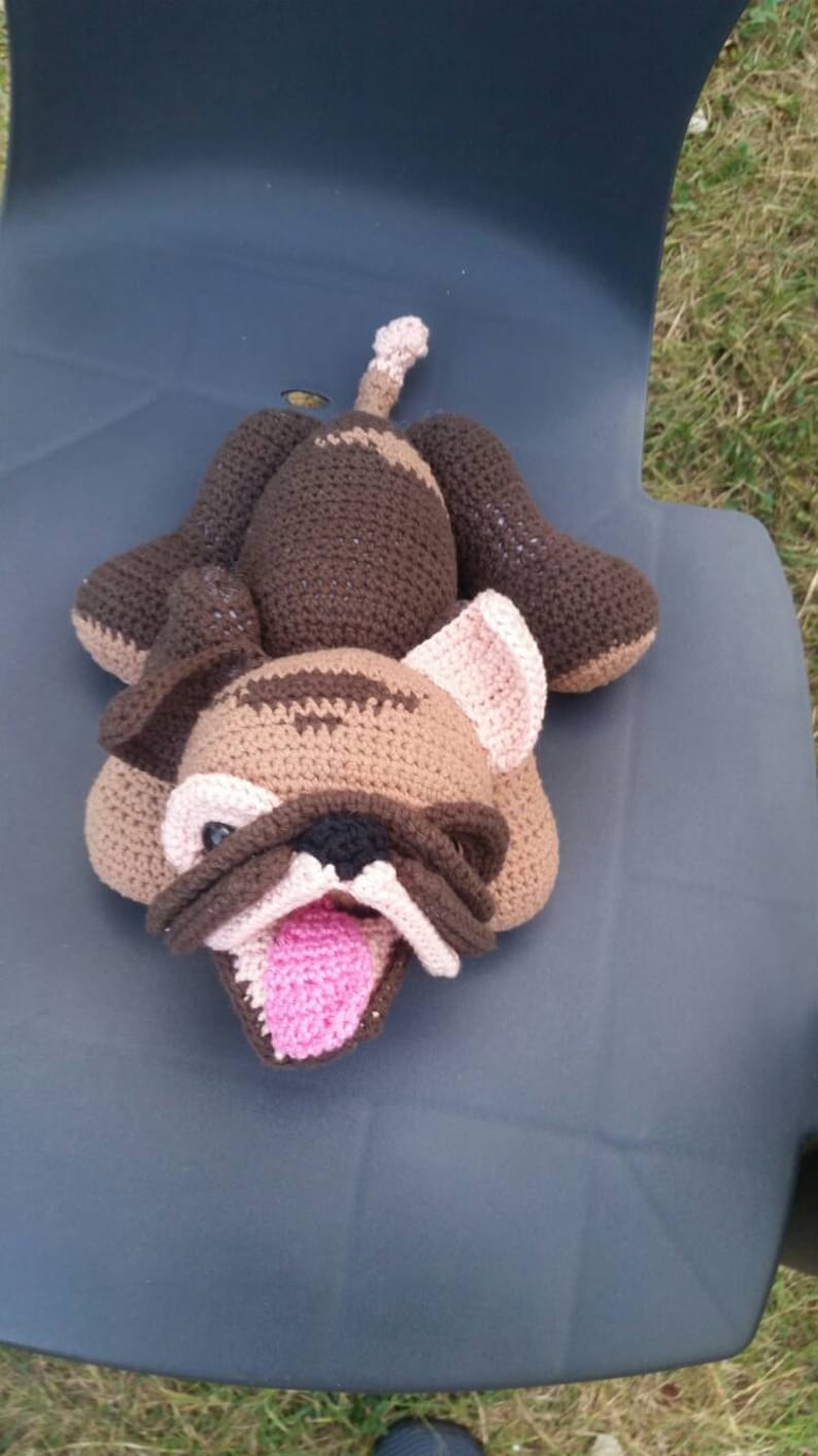 Bull bulldog completely crocheted in cotton Mr