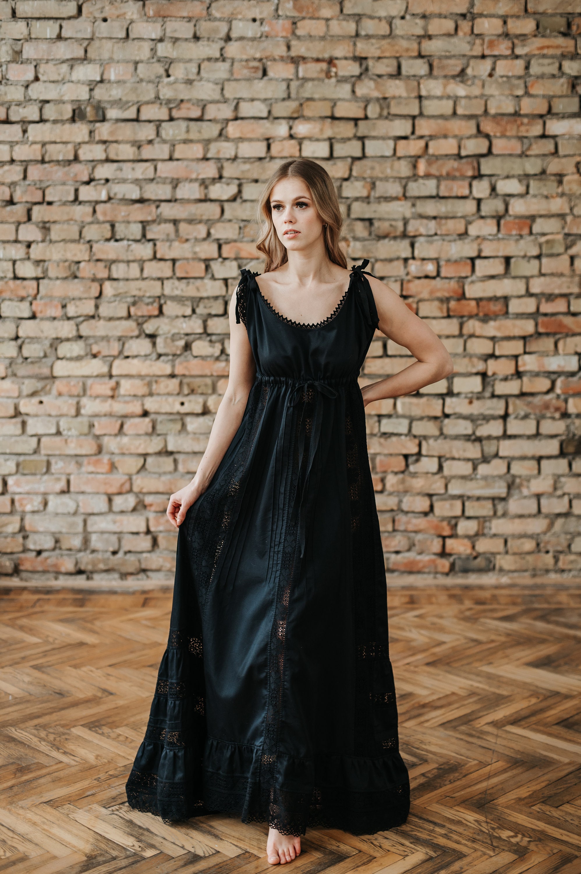 ビクトリア朝のナイトドレス、ヴィンテージのナイトガウン、黒の