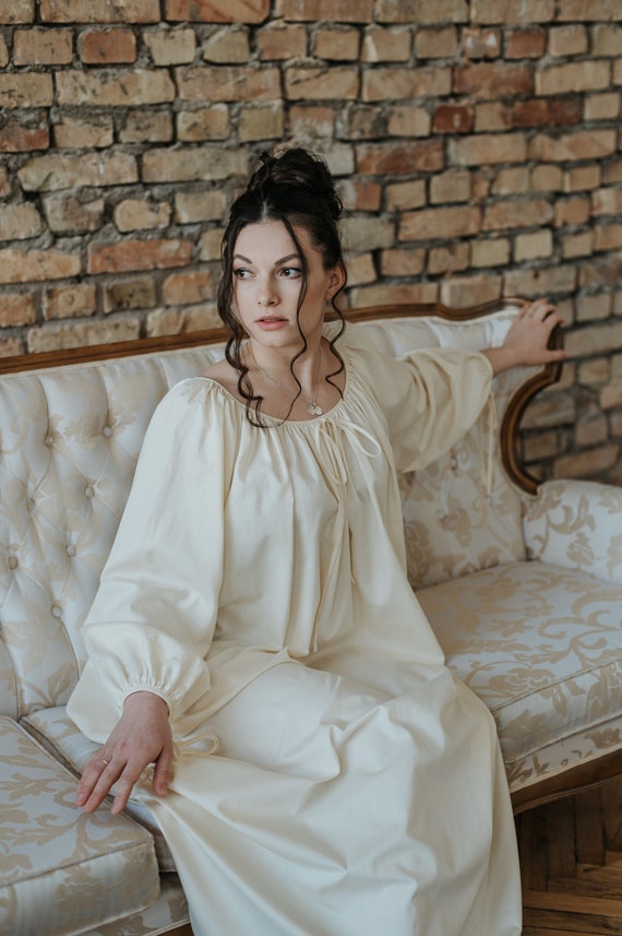 Victorian Nightgown, Medieval Night Gown, Old Fashion Nightwear