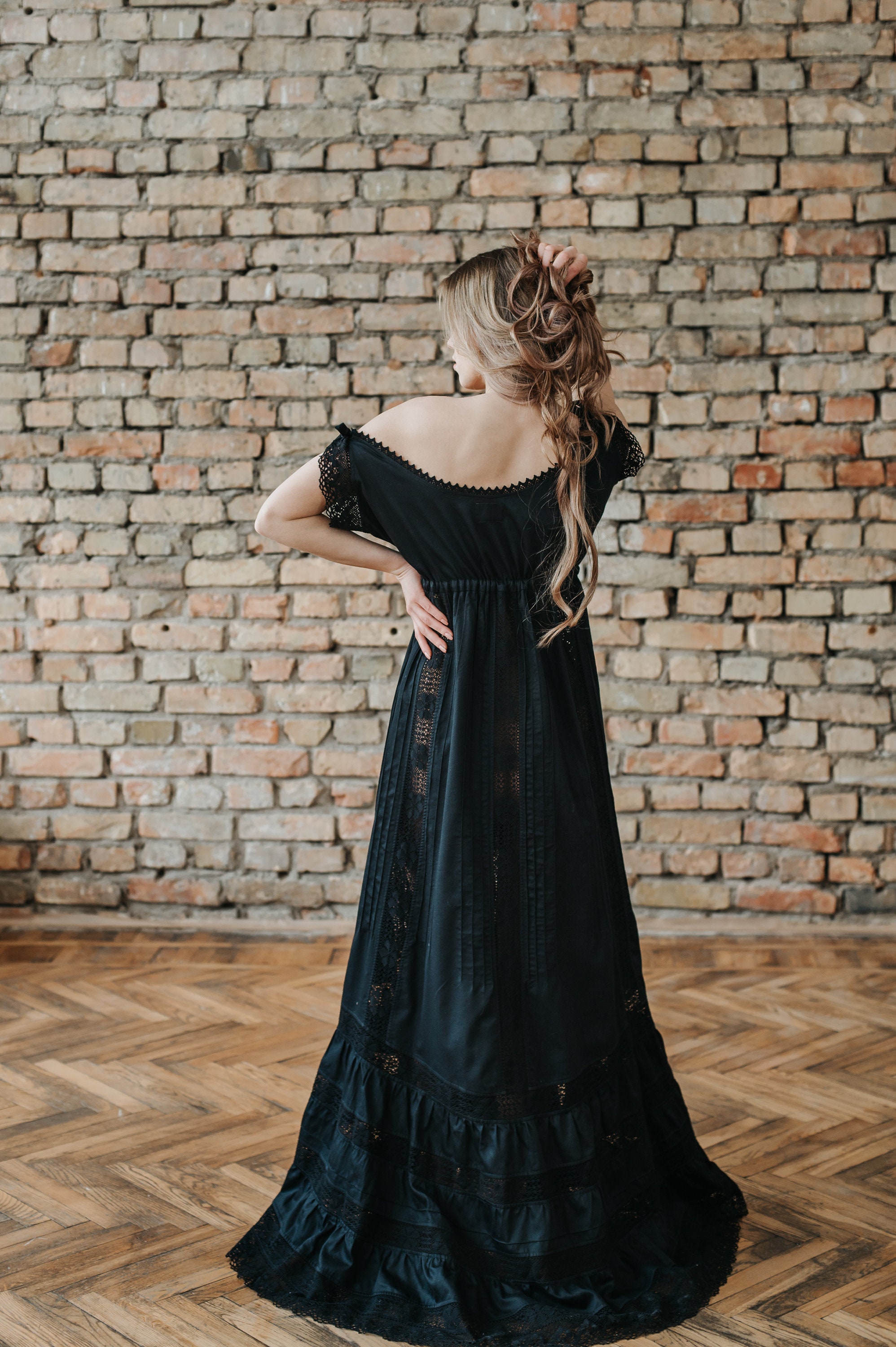 ビクトリア朝のナイトドレス、ヴィンテージのナイトガウン、黒の