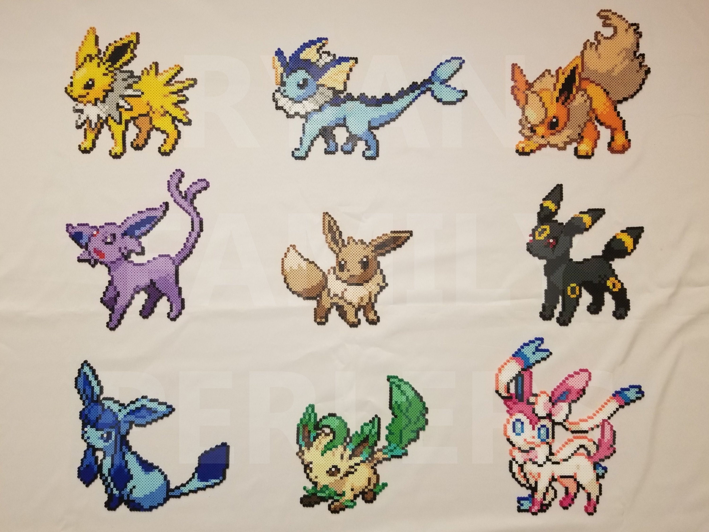 Chaveiro Pokemon Evolução Eevee, Vaporeon Glaceon Leafeon Espeon Jolteon  Flareon Umbreon (Hama Beads/ Pixel Art/ Perler Beads/ Pixel Arte) -  Escorrega o Preço