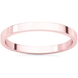 Op de afbeelding: Een eenvoudige, gepolijste ros&eacute;gouden trouwring.
