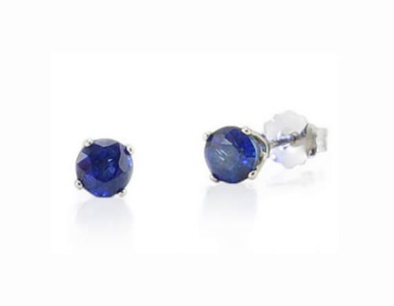14Kt White Gold Blue Sapphire 4mm Round Stud Earrings 14Kt White Gold Blue Sapphire 4mm Round Stud Earrings