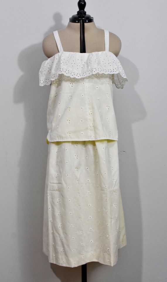 2-Piece Yellow & White Eyelet 80s Dress - image 6