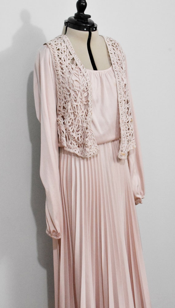 Jo-Ed Dusty Pink 70s Dress with Lace Vest - image 7