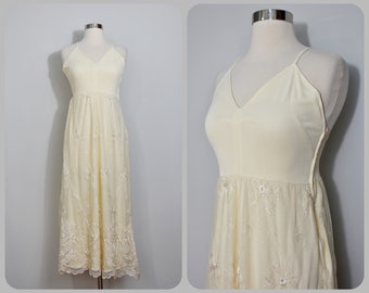 Robe longue brodée jaune Frank Usher Buttercup des années 70