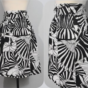 Frank Smith at Saks Fifth Avenue 60s Bird Print Black/White Juniors Skirt