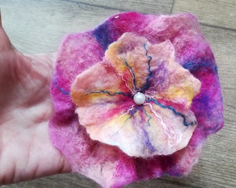 Multicolor Felted Brooch, Bridal Felt Jewel, Felted Wool Jewelry, Felted Wool Jewellery, Merino Wool Accessories, Handmade Gift for Womans