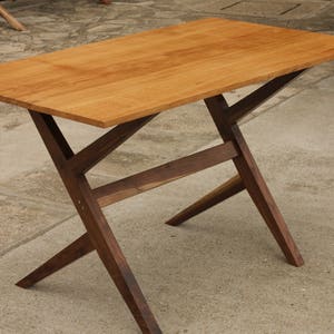 Desk 4