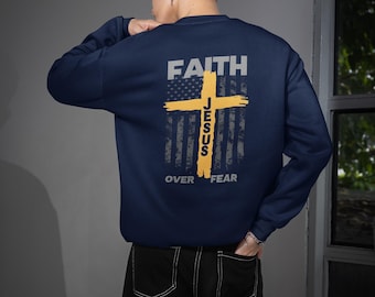 Sudadera cristiana unisex / Sudadera con cuello redondo "Fe sobre el miedo", regalo religioso para él y para ella