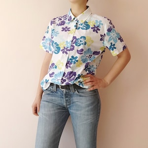90s Vintage shirt, M, Hawaii print, floral, blue shirt, floral shirt, summer vintage shirt, flowers, holiday shirt, vintage Woman shirt