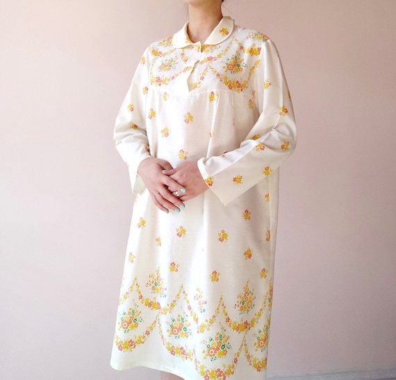 Vintage nightgown, L-XL, Pale Yellow nightgown, or