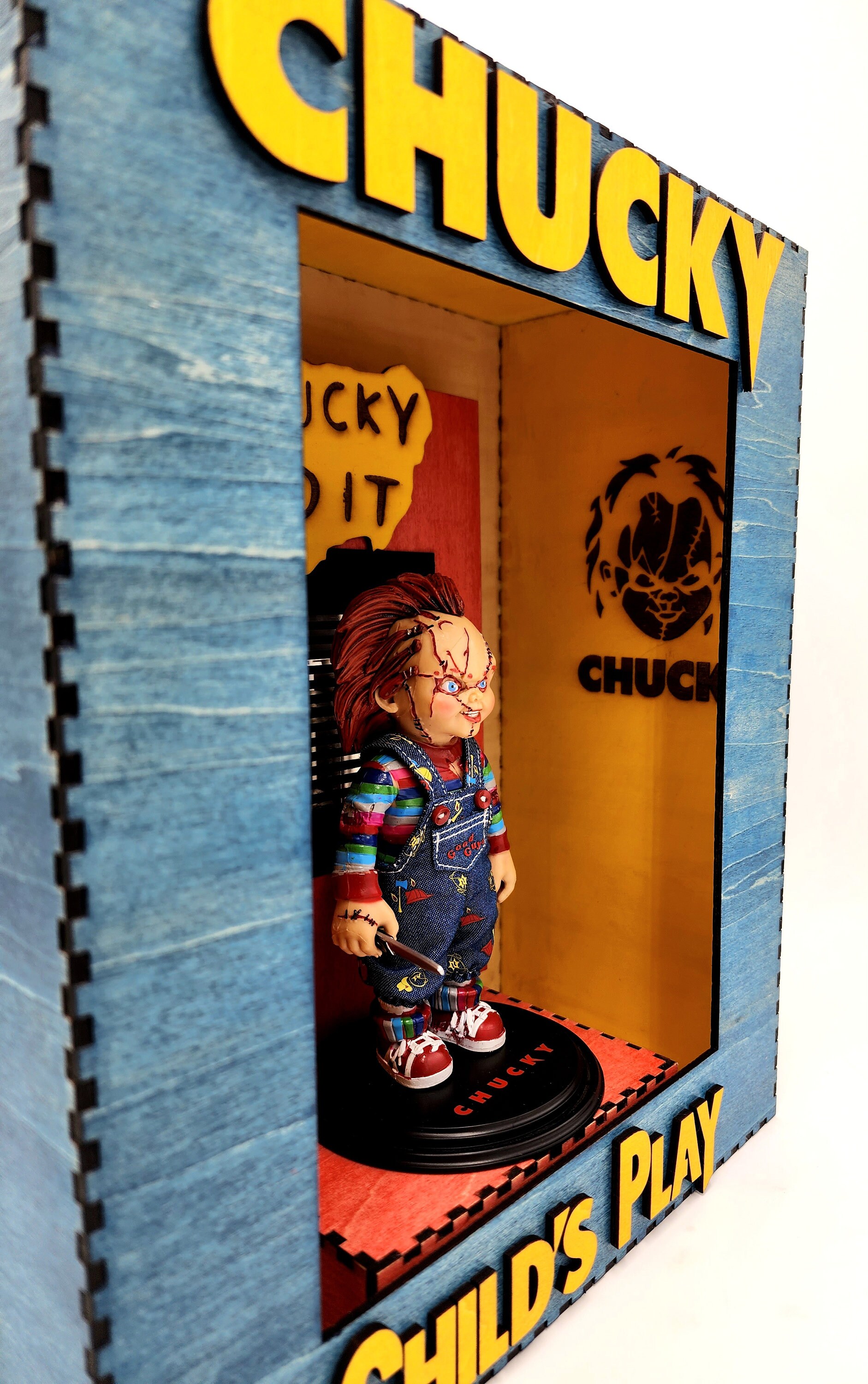 Full Size Bendyfigs CHUCKY Shadow Box Childsplay the Movie