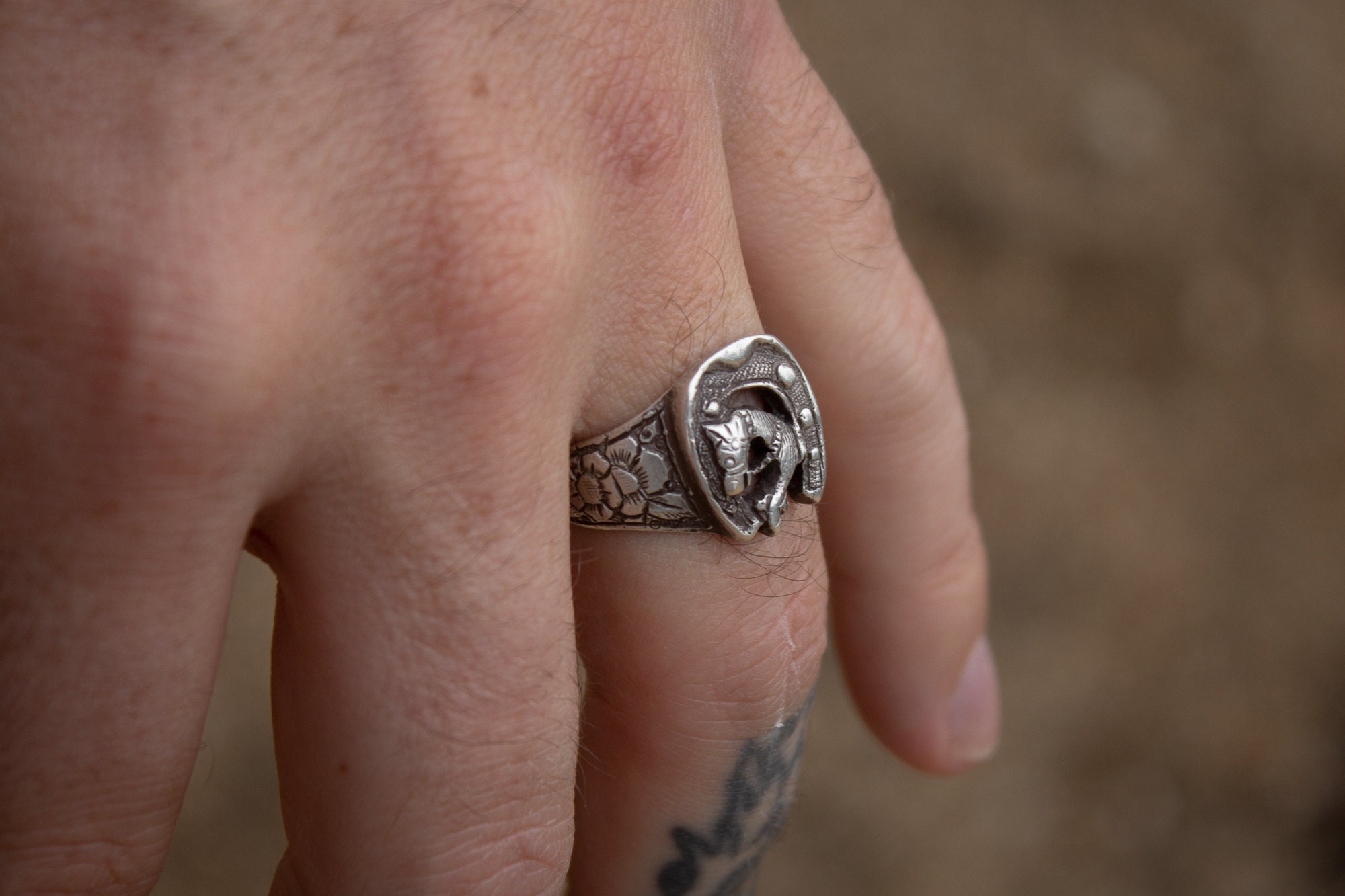 Horse nail ring astrology