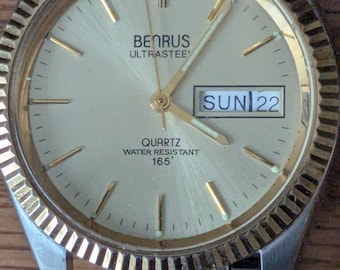 Vintage Benrus Ultrasteel Quartz Mens Wrist Watch Day/Date Indicator Running and Keeping Time