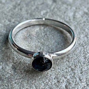 Kyanite stacking ring, droplet ring, Silver stackable ring image 2