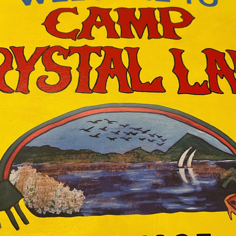 Bienvenido al Campamento Crystal Lake: réplica del letrero amarillo de la película Viernes 13, artículo de colección - Regalo para fans del terror, regalo de Navidad imagen 3