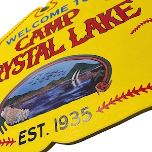 Bienvenido al Campamento Crystal Lake: réplica del letrero amarillo de la película Viernes 13, artículo de colección - Regalo para fans del terror, regalo de Navidad imagen 5